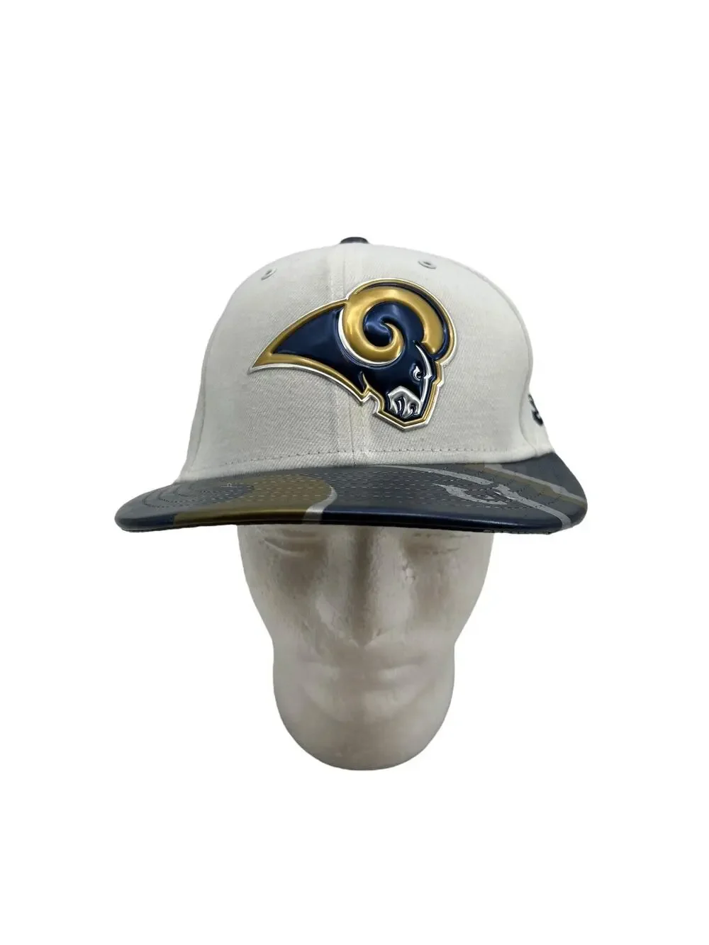 New Era Los Angels Rams Mens 7 1/4‎ 59Fifty Fitted Embossed Logo PU Bill Cap